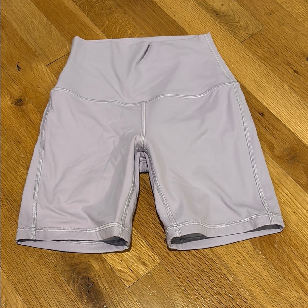 Lululemon Athletica Women’s Lavender Bike Shorts Size 2